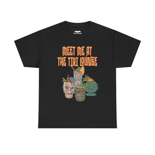 T-Shirt featuring 'Meet Me at the Tiki Lounge' | Vintage Tropical Style | Perfect for Luau, Summer Parties, Beach Wear, Gift for Drink [...]
