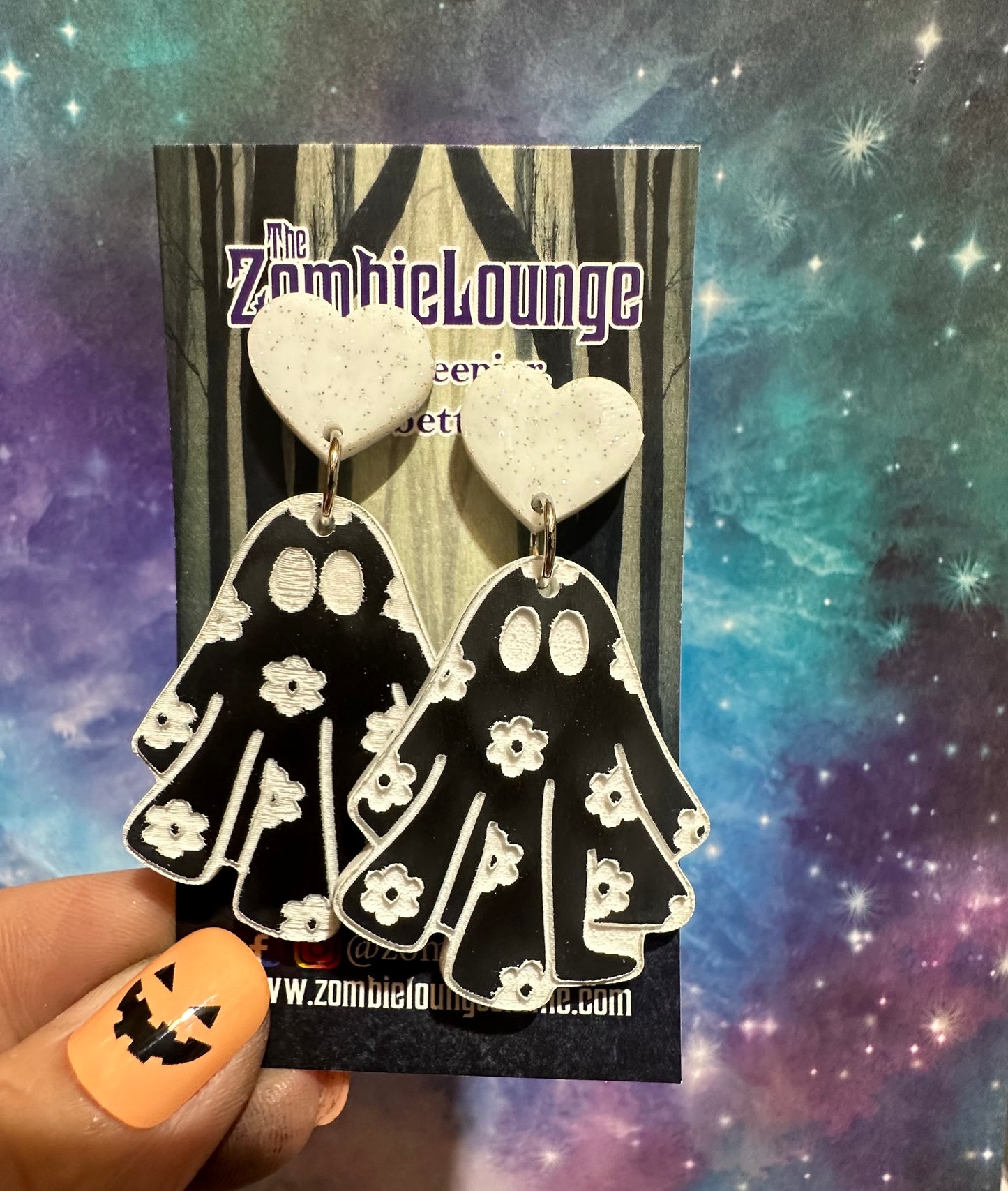 Ghost Daisy Earrings